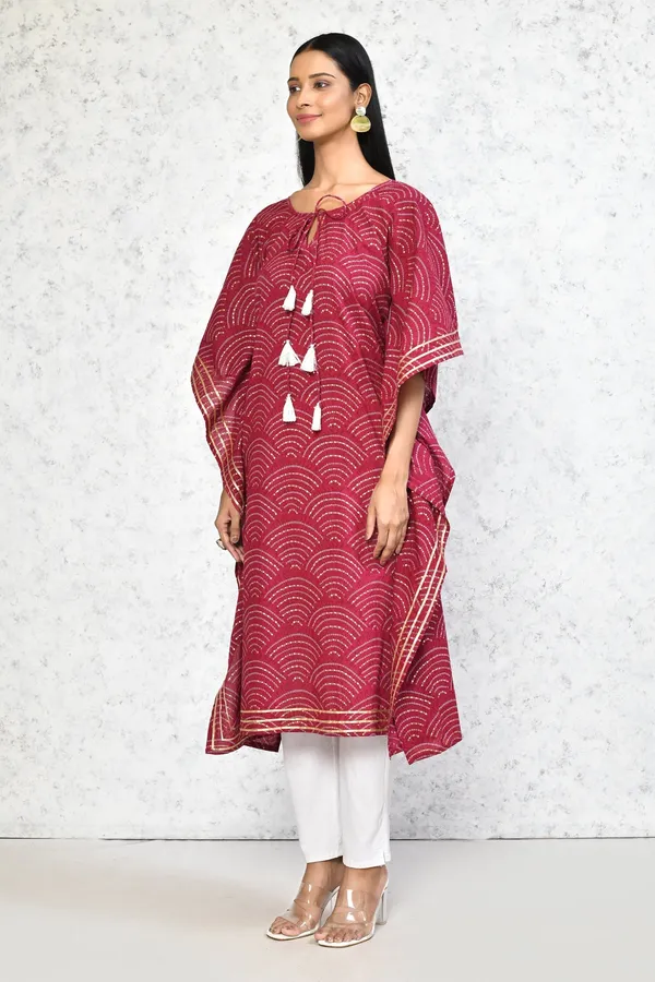 Women's_Floral_Printed_Cotton_Kaftan_Kurta_In_Magenta_-_Doriyan