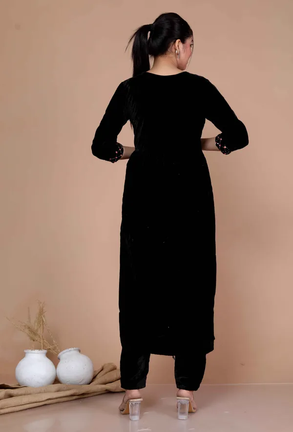 Women's_Black_Velvet_Nayra_Cut_Kurta_&_Palazzo_-_Doriyan