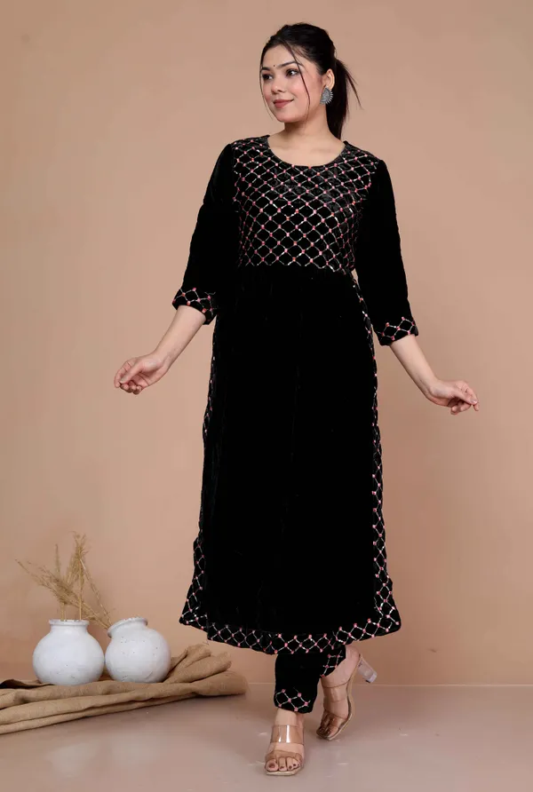 Women's_Black_Velvet_Nayra_Cut_Kurta_&_Palazzo_-_Doriyan