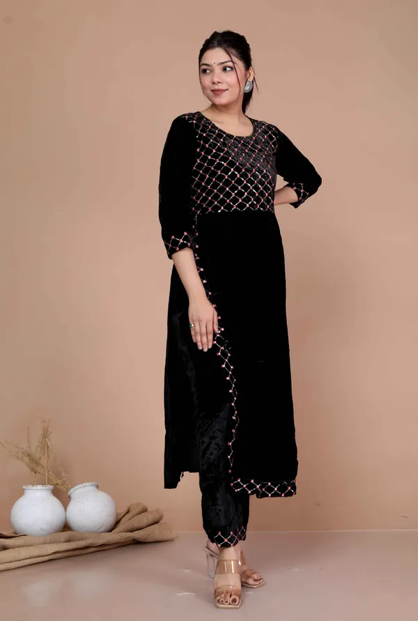 Women's_Black_Velvet_Nayra_Cut_Kurta_&_Palazzo_-_Doriyan
