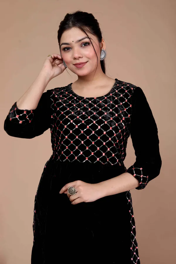 Women's_Black_Velvet_Nayra_Cut_Kurta_&_Palazzo_-_Doriyan
