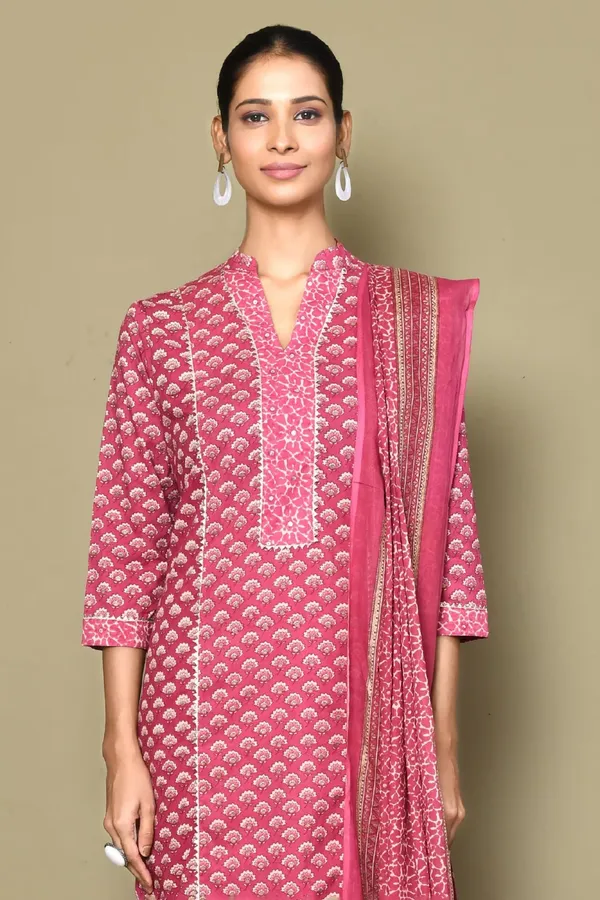 Women's_Pink_Straight_Floral_Printed_Kurta_&_Palazzo_With_Dupatta_Set_-_Doriyan