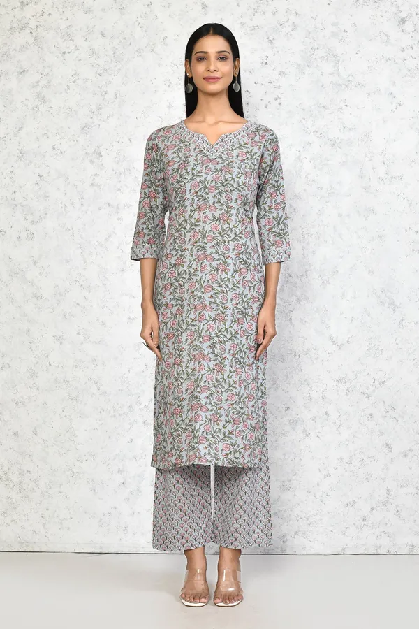 Women's_Cotton_Floral_Printed_Straight_Kurta_PalazzoÃ‚_-_Doriyan