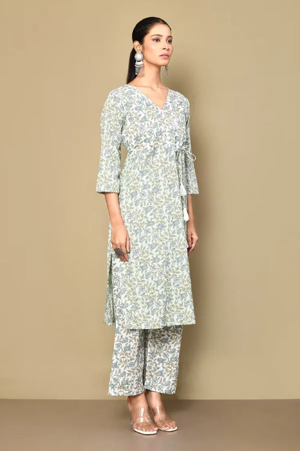 Women's_Floral_Jaipuri_Cotton_Kurta_Palazzo_With_Tassel_Set_-_Doriyan