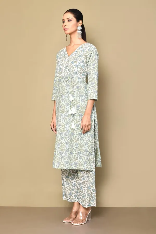 Women's_Floral_Jaipuri_Cotton_Kurta_Palazzo_With_Tassel_Set_-_Doriyan