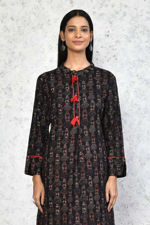 Women's_Black_Printed_Pure_Cotton_Kurta_With_Skirt_-_Doriyan
