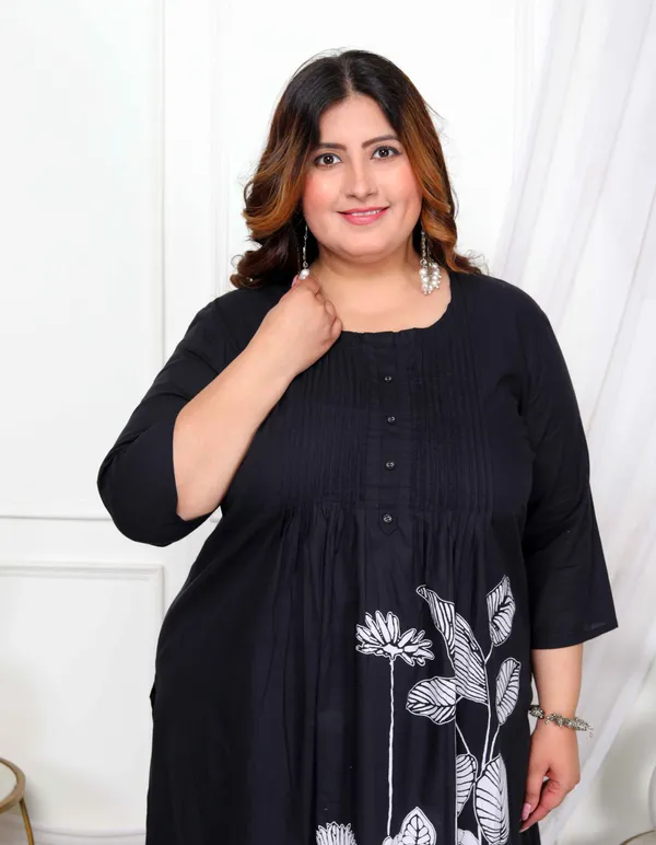Women's_Plus_Size_Black_Floral_Printed_Straight_Kurta_With_Palazzo_-_Doriyan