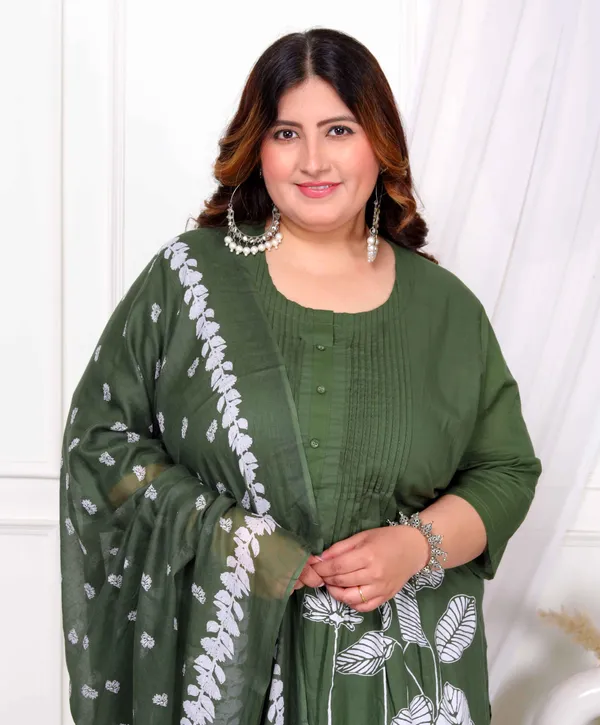 Women's_Plus_Size_Mehandi_Pintucks_Floral_Pattern_Cotton_Straight_Kurta_With_Palazzo_And_Floral_Dupatta_Set_-_Doriyan
