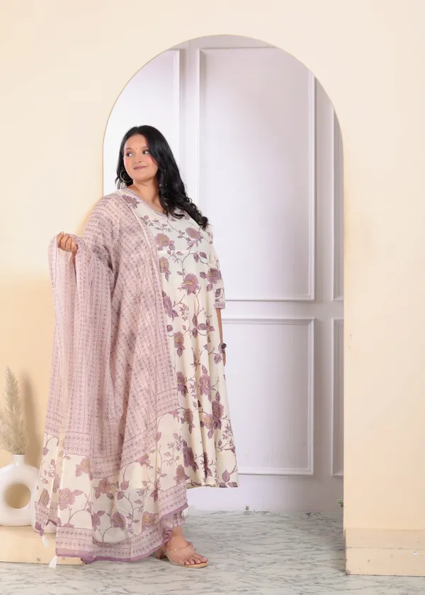 Women's_Plus_Size_Floral_Pink_Anarkali_Kurta_With_Palazzo_And_Dupatta_Set_-_Doriyan