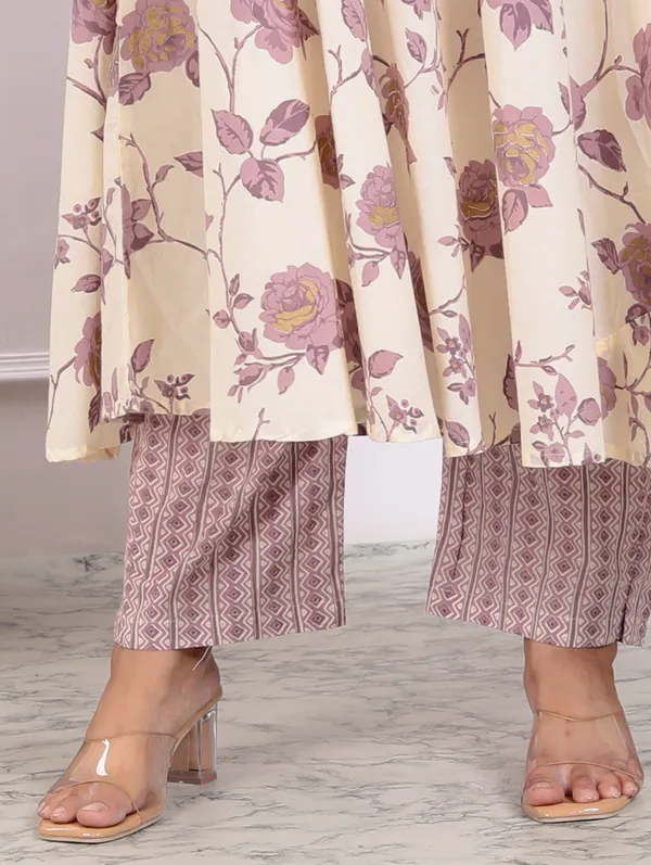 Women's_Plus_Size_Pink_Floral_Printed_V_Neck_Anarkali_Kurta_And_Palazzo_Set_-_Doriyan