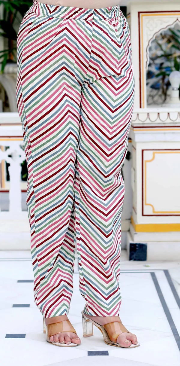 Women's_Cotton_Light_Pink_Floral_Printed_Straight_Pakistani_Style_Kurta_And_Palazzo_-_Doriyan