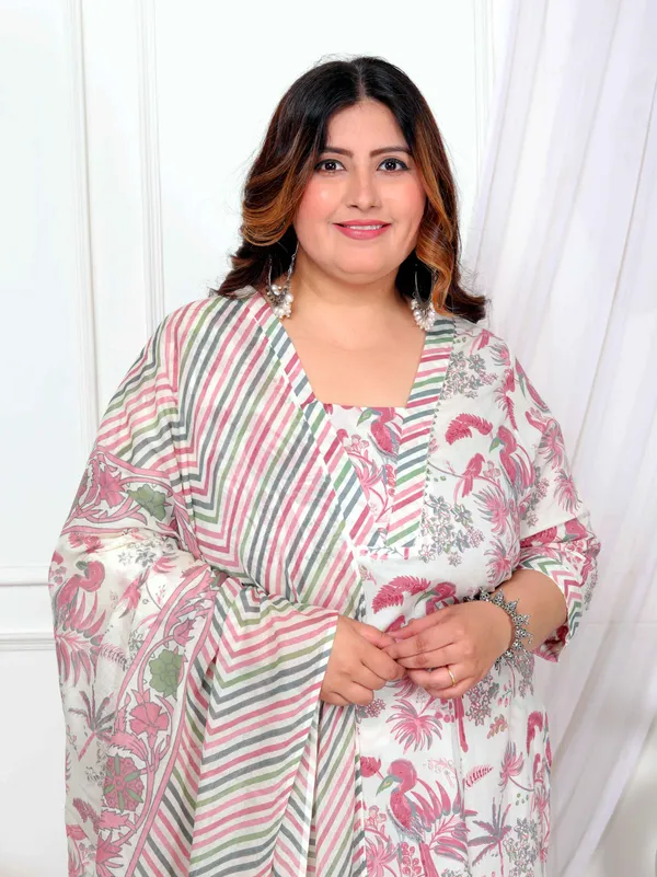 Women's_Plus_Size_Cotton_Light_Pink_Scenic_Birds_And_Leaf_Floral_Printed_Straight_Pakistani_Style_Suit_Set_-_Doriyan