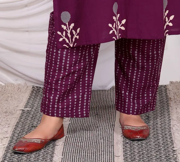 Women's_Plus_Size_Cotton_Fabric_Purple_New_Style_Kurta_With_Palazzo_-_Doriyan
