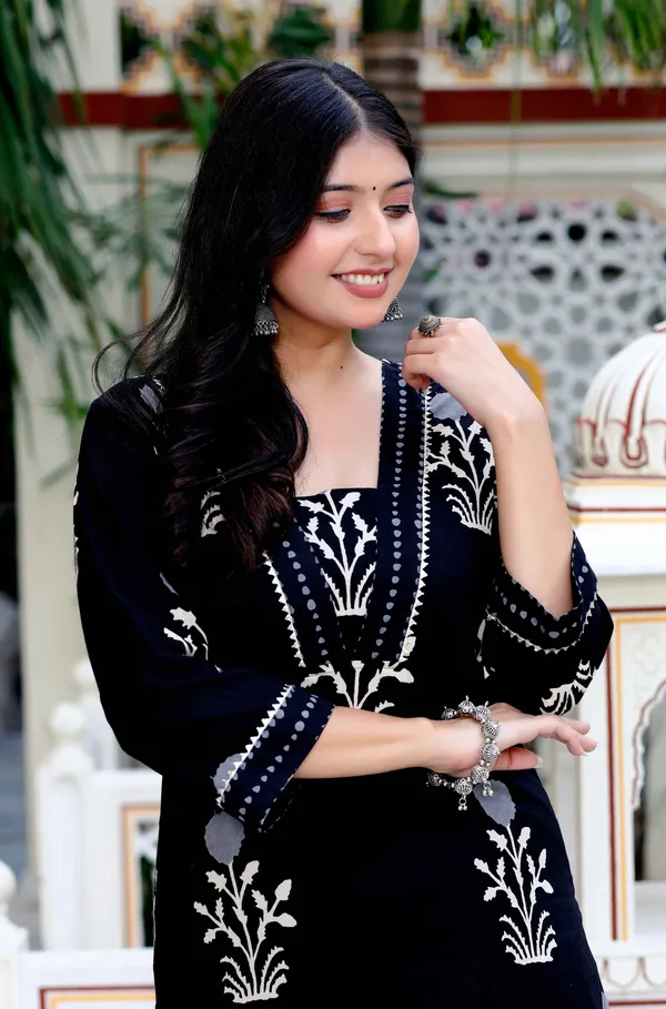 Women's_Cotton_Gota_Patti_Black_Floral_Printed_Straight_Kurta_Palazzo_Set_-_Doriyan