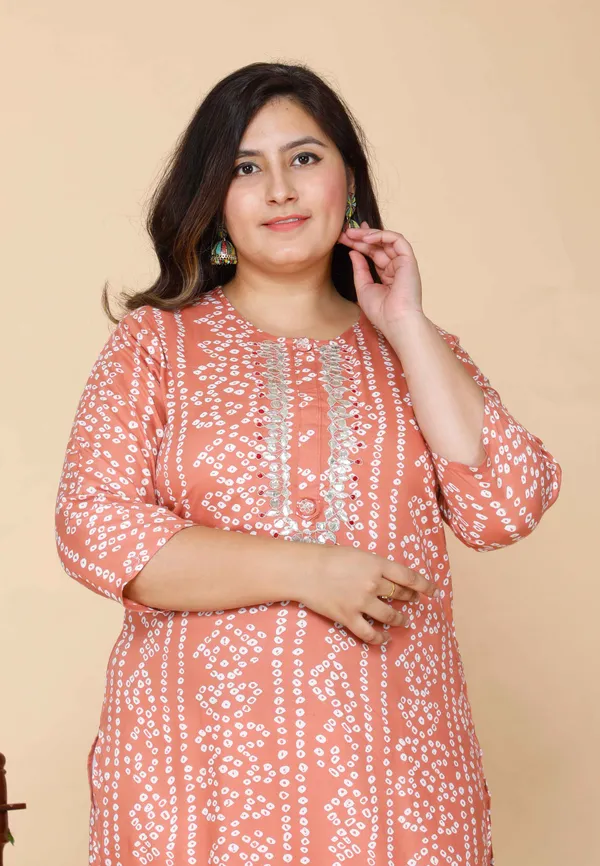 Women's_Plus_Size_Peach_Bandhani_Embroidered_Kurti_-_Doriyan