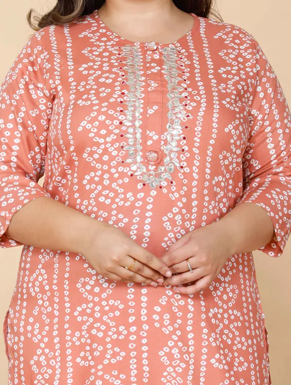 Women's_Plus_Size_Peach_Bandhani_Embroidered_Kurti_-_Doriyan