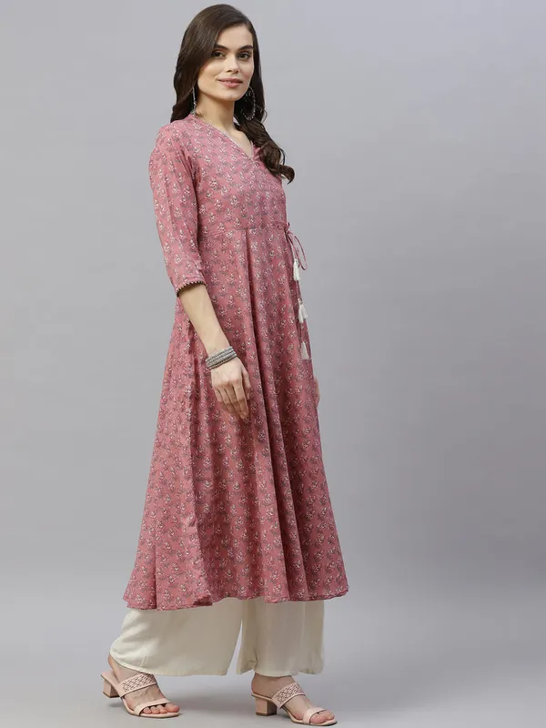 Women's_Pink_Pure_Cotton_Floral_Print_Long_Anarkali_Kurta_-_Doriyan