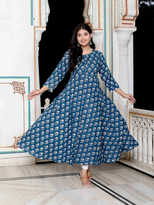 Women's_Blue_Cotton_Floral_Printed_Anarkali_Kurta_-_Doriyan