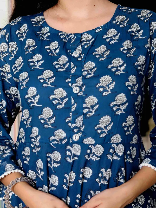 Women's_Blue_Cotton_Floral_Printed_Anarkali_Kurta_-_Doriyan