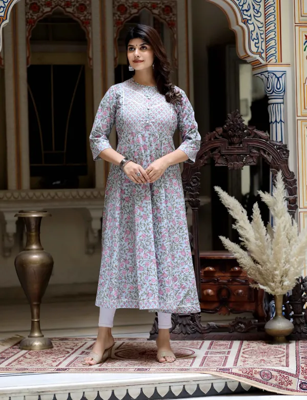 Women's_Blue_Floral_Printed_Anarkali_Kurta_-_Doriyan