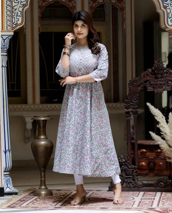 Women's_Blue_Floral_Printed_Anarkali_Kurta_-_Doriyan
