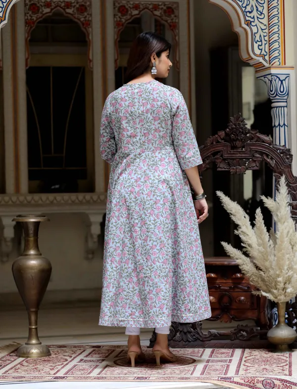 Women's_Blue_Floral_Printed_Anarkali_Kurta_-_Doriyan