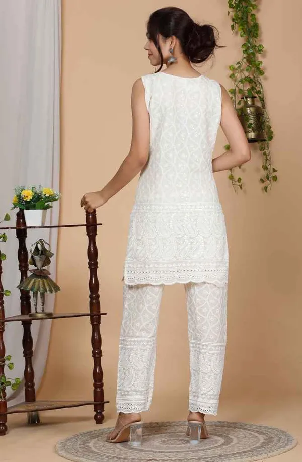 Women's_Beige_Floral_Embroidered_Pure_Cotton_Sleevless_Kurti_-_Doriyan