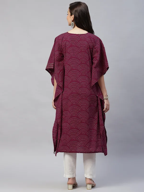 Women's_Magenta_Floral_Printed_Cotton_Kaftan_Kurta_In_Magenta_-_Doriyan