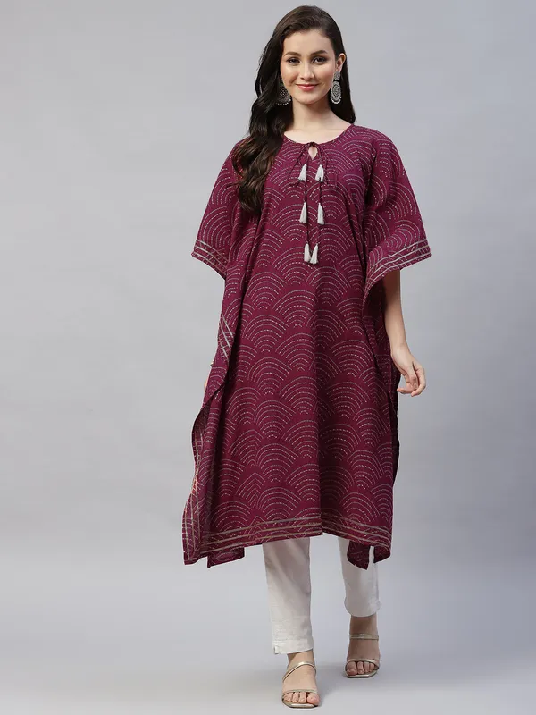 Women's_Magenta_Floral_Printed_Cotton_Kaftan_Kurta_In_Magenta_-_Doriyan
