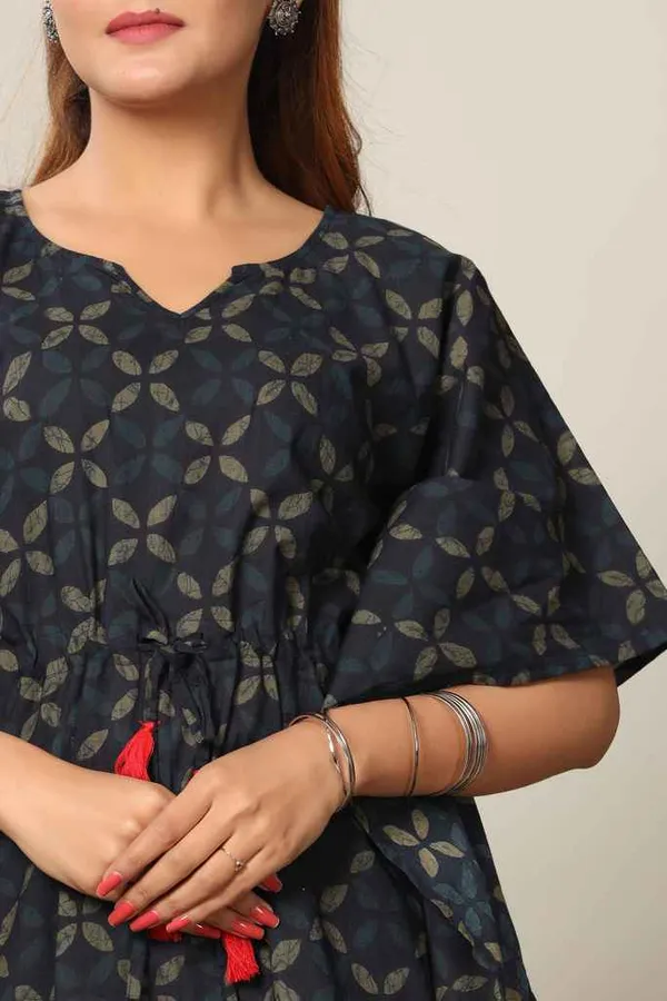 Women's_Blue_Floral_Printed_Cotton_Kaftan_Kurta_-_Doriyan