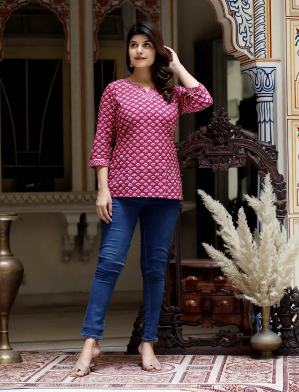 Women's_Floral_Printed_Pure_Cotton_Kurti_-_Doriyan