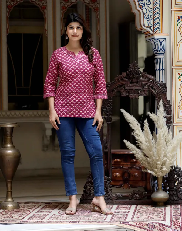 Women's_Floral_Printed_Pure_Cotton_Kurti_-_Doriyan
