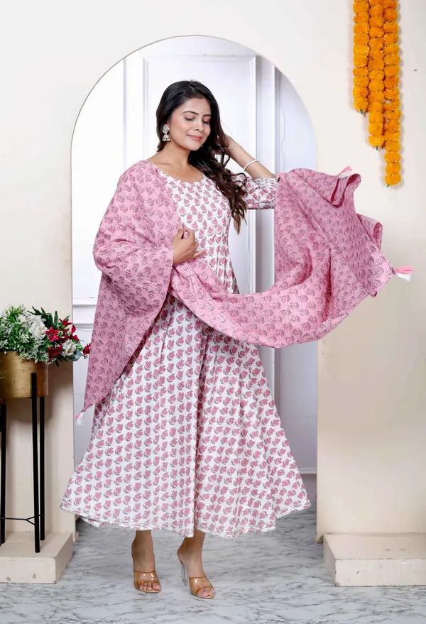 Women's_Pure_Cotton_Printed_Pink_Anarkali_Kurta_With_Dupatta_Set_-_Doriyan