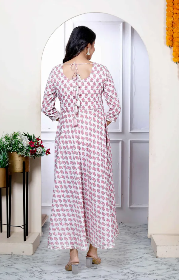 Women's_Pure_Cotton_Printed_Pink_Anarkali_Kurta_With_Dupatta_Set_-_Doriyan