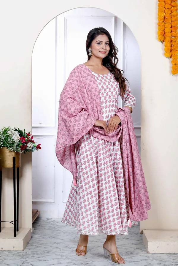 Women's_Pure_Cotton_Printed_Pink_Anarkali_Kurta_With_Dupatta_Set_-_Doriyan