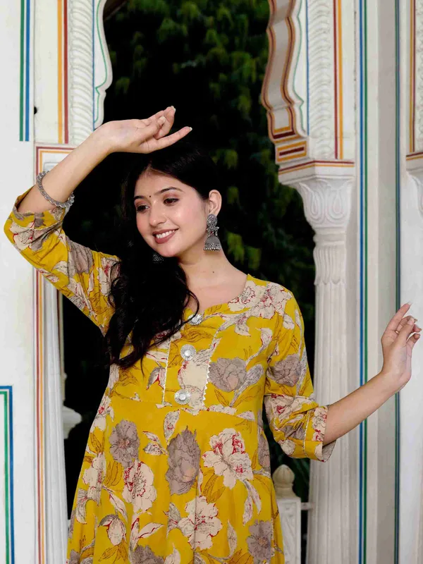 Women's_Cotton_Gotapatti_And_Lace_Border_Details_Floral_Printed_Yellow_Anarkali_Kurta_-_Doriyan