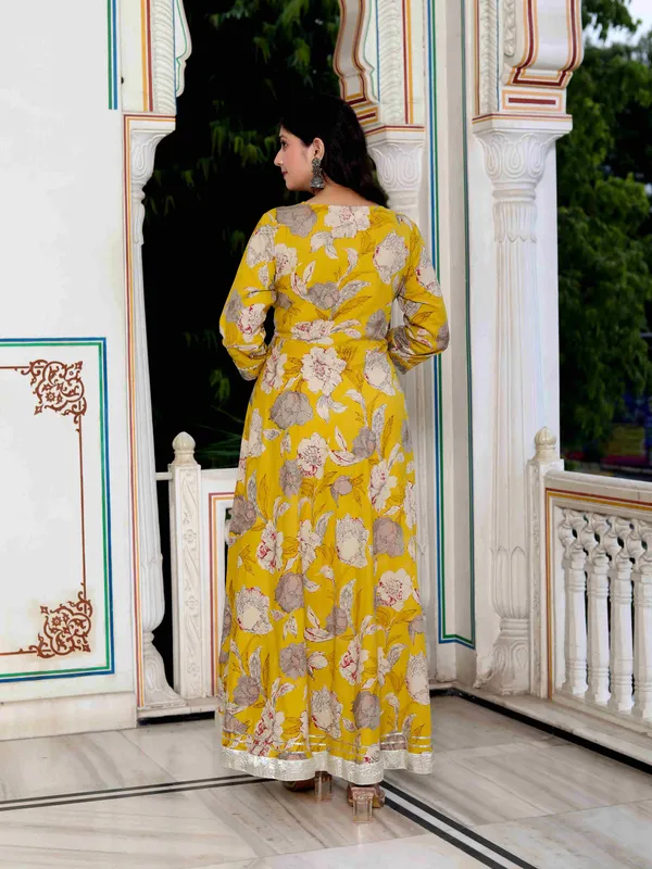Women's_Cotton_Gotapatti_And_Lace_Border_Yellow_Anarkali_Kurta_And_Dupatta_Set_-_Doriyan