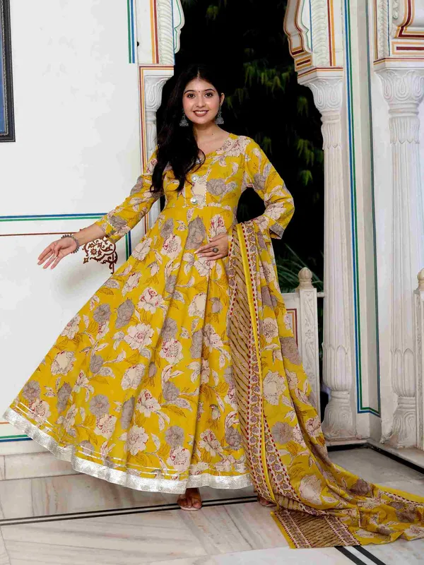 Women's_Cotton_Gotapatti_And_Lace_Border_Yellow_Anarkali_Kurta_And_Dupatta_Set_-_Doriyan
