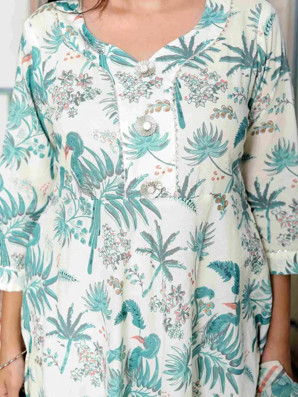 Women's_Light_Green_Cotton_Gotapatti_And_Lace_Border_Birds_And_Leaf_Anarkali_Kurta_-_Doriyan