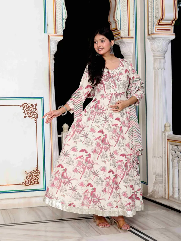 Women's_Light_Pink_Cotton_Birds_And_Leaf_Floral_Printed_Anarkali_Kurta_And_Dupatta_Set_-_Doriyan