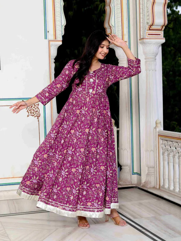 Women's_Cotton_Gotapatti_And_Lace_Border_Details_Floral_Printed_Purple_Anarkali_Kurta_-_Doriyan