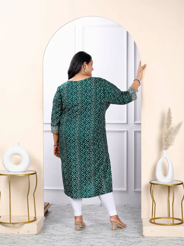 Women's_Plus_Size_Rayon_Green_Bandhani_Printed_Straight_Kurti_-_Doriyan