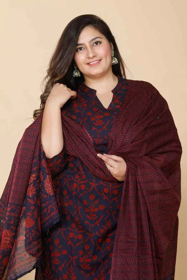 Women's_Maroon_Plus_Size_Floral_Pure_Cotton_Kurta_With_ShararaÃ‚_And_Dupatta_Set_-_Doriyan