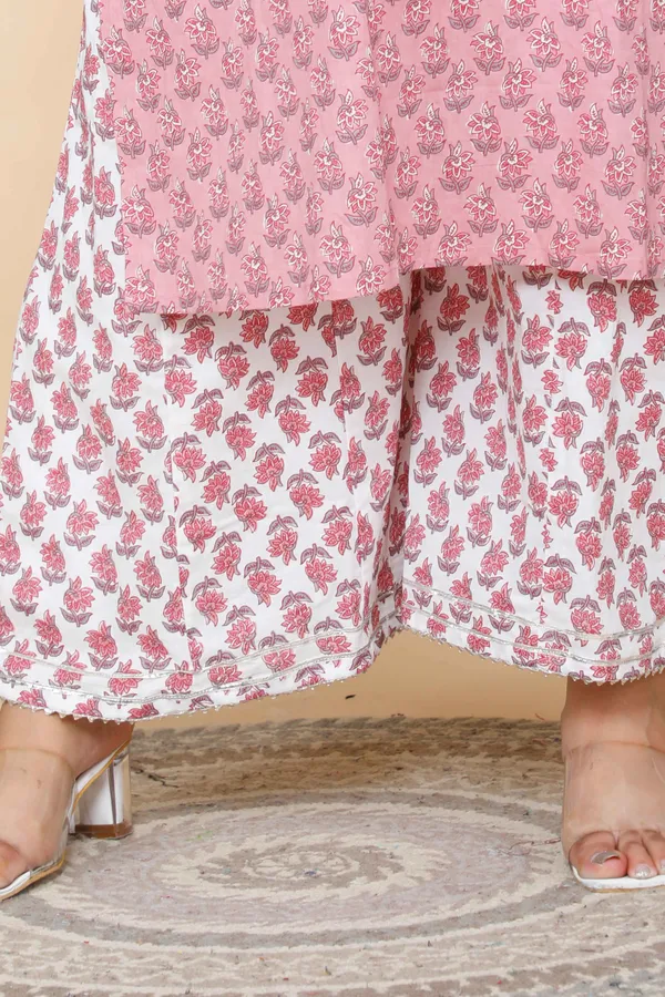 Women's_Plus_Size_Pink_Floral_Printed_Gotta_Patti_Pure_Cotton_Kurta_With_Palazzo_&_Dupatta_Set_-_Doriyan