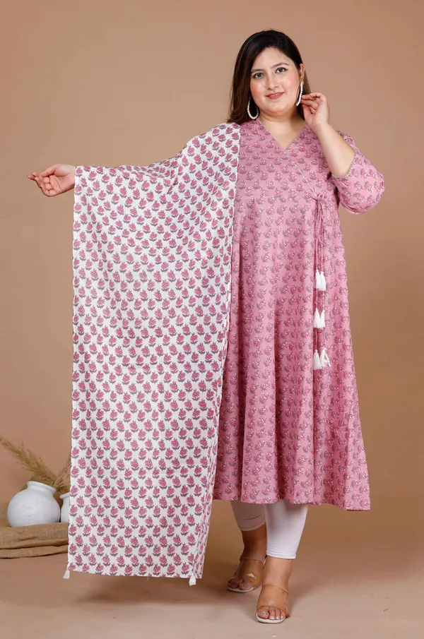 Women's_Plus_Size_Pink_Floral_Printed_Cotton_Anarkali_Kurta_With_Dupatta_-_Doriyan