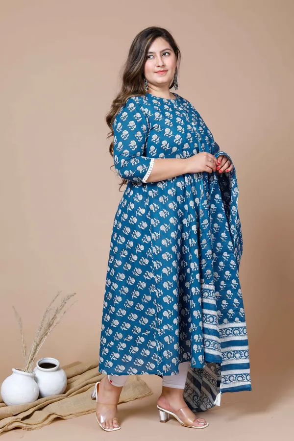 Women's_Plus_Size_Blue_Printed_Anarkali_Kurta_With_Dupatta_-_Doriyan