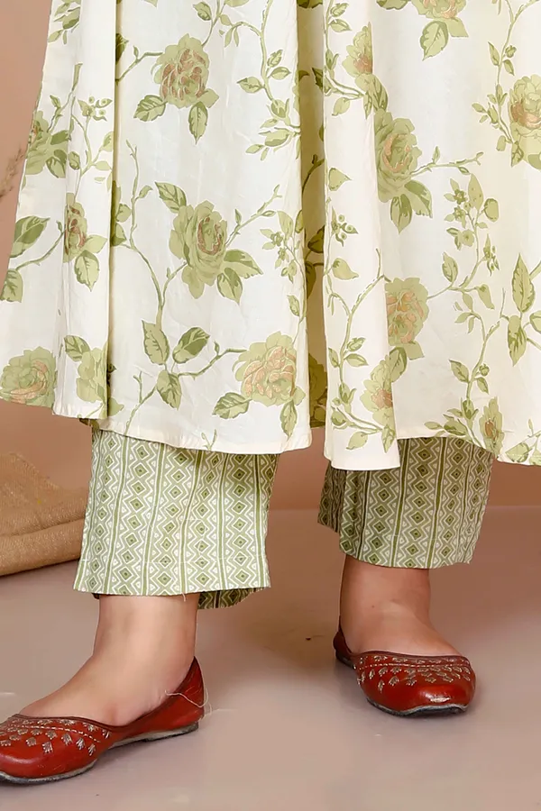 Women'S_Plus_Size_Green_Printed_Pure_Cotton_Kurta_With_Palazzo_-_Doriyan