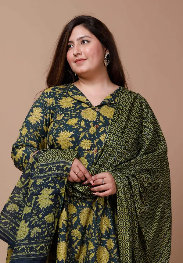 Women's_Plus_Size_Floral_GreenÃ‚_Printed_Cotton_Anarkali_Kurta_With_Dupatta_-_Doriyan