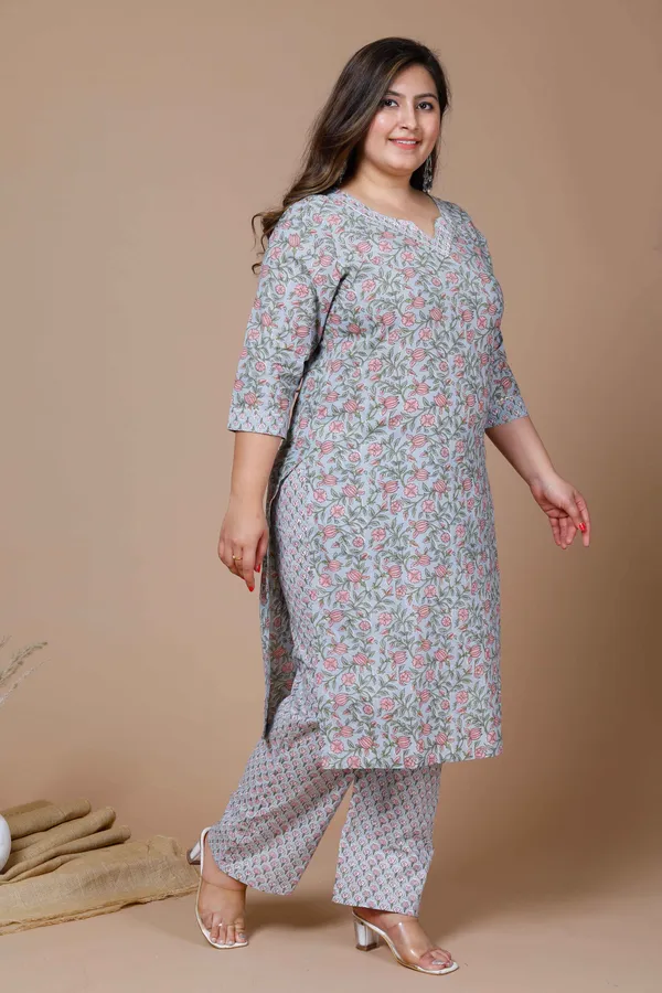 Women's_Plus_Size_Blue_Floral_Printed_Gota_Patti_Cotton_Kurta_With_Palazzo_-_Doriyan