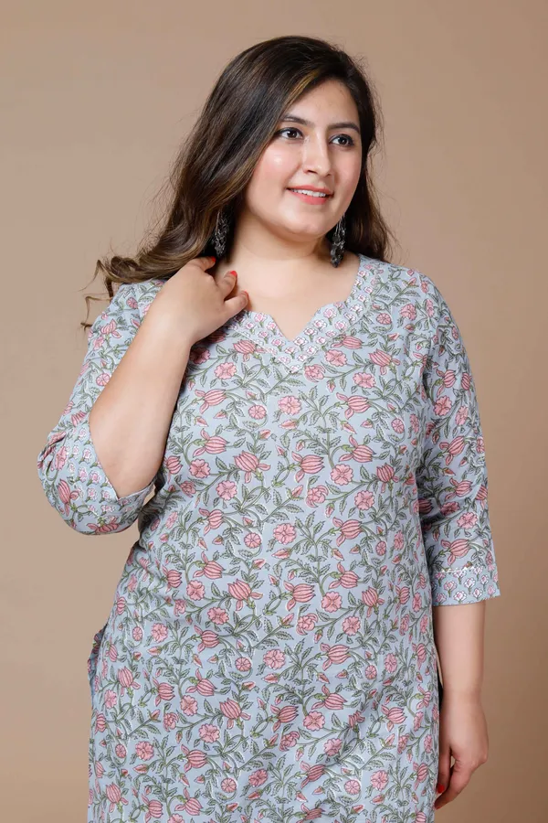 Women's_Plus_Size_Blue_Floral_Printed_Gota_Patti_Cotton_Kurta_With_Palazzo_-_Doriyan